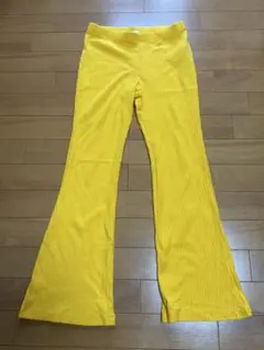 Forever21 リブニットフレアパンツ イエローのサムネイル