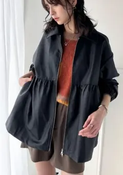 ペプラム仕立て　フェイクレザージャケット