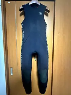 レスミルズ ボディコンバット ベストとパンツセット 迷彩 - メルカリ