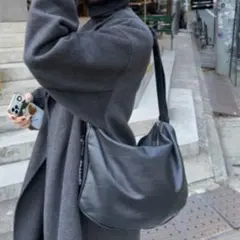 新品タグ付き　イアパピヨネ　《本革/470g》スワロ―マチショルダーバッグ