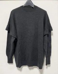 袖フリル付きダークグレー長袖ニット