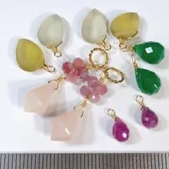 サービス品＊天然石の可愛いチャームアソートq65