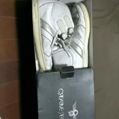 クリエイティブレクリエーションスニーカーパンチングレザースニーカー