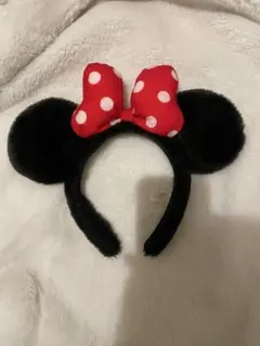 ミニーマウス カチューシャ 赤いリボン