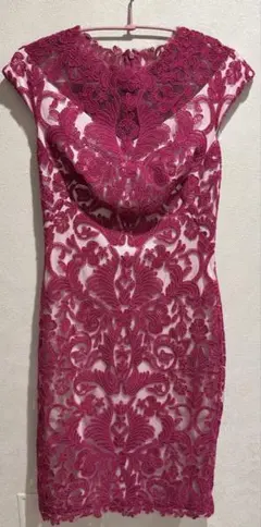 TADASHI SHOJI（タダシショージ） レース刺繍ワンピースのサムネイル