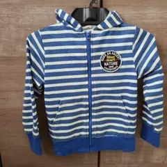 青と白のストライプパーカー