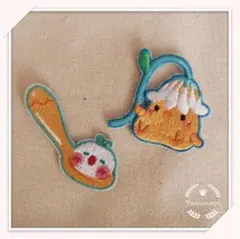 XZ21スマホ／手帳シール//刺繍アイロンワッペン　ニワトリ　2枚