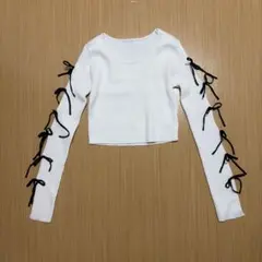 リボン付きホワイトクロップドニット
