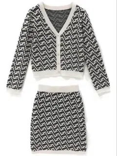 完売GRLモノグラム柄ニットセットアップカーディガンミニスカート新品タグ付き韓国