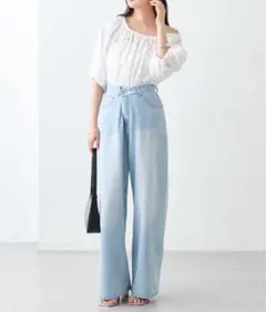 ハイウエスト ライトブルーデニム ワイドレッグ