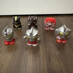 ウルトラマンシリーズ ソフビ　怪獣　ミニフィギュア 指人形 まとめ売り 円谷プロのサムネイル