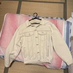 ホワイト ノーカラージャケット デニム風