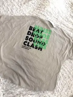 【新品】devirock グラフィックTシャツ ベージュ　バックプリント　160のサムネイル