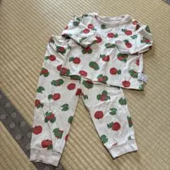 ユニクロ　長袖パジャマ　90