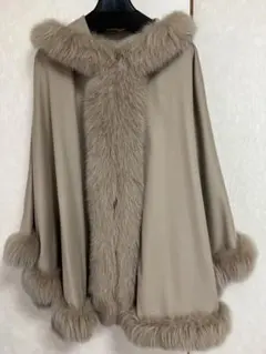 SAGA FURS サガファーズ カシミヤ100%ポンチョ フォックスファー Merfirge ポンチョ ケープ 日本製 カシミヤ 100％ SAGA