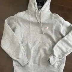 Champion グレー フード付きパーカー　Sサイズ