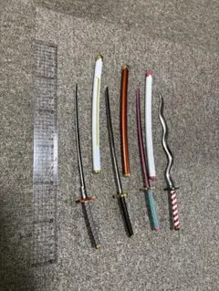 鬼滅の刃 日輪刀 模造刀 コスプレ 大人用サイズ 8本セット - メルカリ