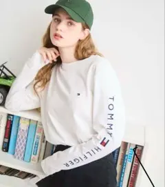 トミーヒルフィガー　長袖 ロングスリーブ 袖ロゴ刺繍のサムネイル
