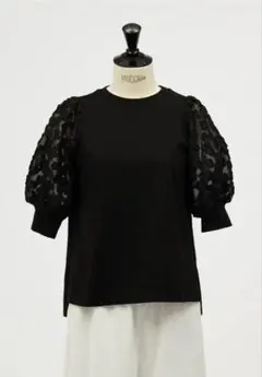 yori リラジャガードパフスリーブカットソー　完売のサムネイル