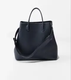MAISON CANAU x佐藤佳菜子 スムースレザーバッグネイビーS - メルカリ
