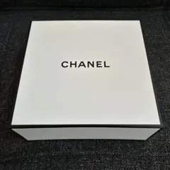 CHANEL ホワイトギフトボックス 空箱(中身無し)