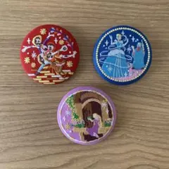 Disney Characters 刺繍缶バッジビスケット2