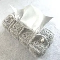 かぎ針編みモチーフティッシュカバー