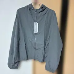 未使用　UVパーカー　薄手　軽量　ゆったり