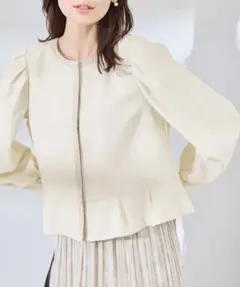 ペプラムブラウス