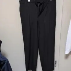 ユニクロ　タックワイドパンツ　黒　Мサイズ