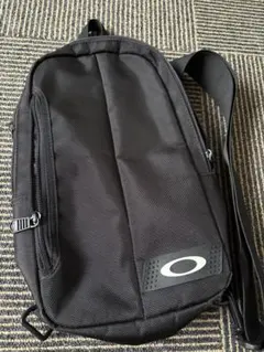 OAKLEY ボディバッグ ショルダーバッグ ブラックのサムネイル