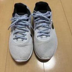 Nike ランニングシューズ ホワイト/ブラック/ライトブルー