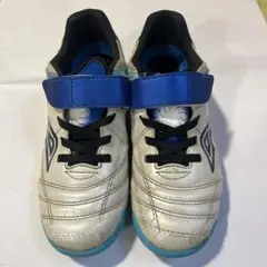 【再値下げ】Umbro サッカーシューズ シルバー/ブルー　20,0センチ