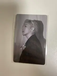 新品　未開封 G-DRAGON ジヨン Übermensch 購入特典 トレカ