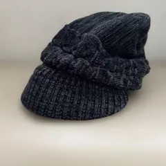 ダークグレー 編み込みデザイン ニット帽　新品未使用品