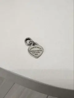 ✨新品✨Tiffany & Co. ハート型キーホルダー Tiffany & Co◇レザー インレイド ハート タグ キーリング 6色