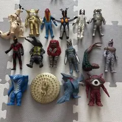 ウルトラマン怪獣 フィギュア 11体セット 怪獣ソフビ - メルカリ