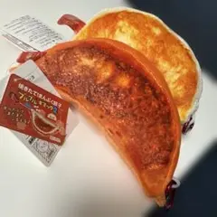 【新品・タグ付き・未使用】焼きたてまんぷく餃子　ポーチ　餃子　２種