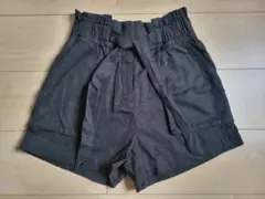 ハイウエストリボン付きブラックショートパンツ H&M