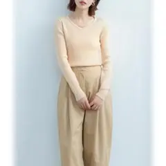 BY　ニット　ベージュ　Vネック　細リブ　無地