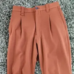 ブラウン スラックス