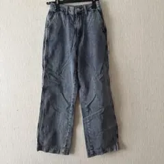 グレー ストレートデニム