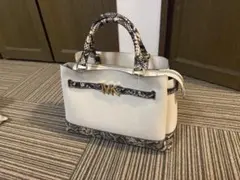 Michael Kors MK ハンドバッグ ホワイト パイソン柄 ゴールド金具のサムネイル