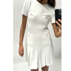 新品タグ付★ZARA ボックスプリーツ ニットワンピース ホワイト 金ボタンM