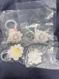 本日限定　めじるしアクセサリー　サンリオ　ふわふわスノー