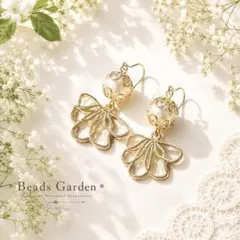 クリームパールの花びら＊フラワーピアス イヤリング｜上品ハンドメイド