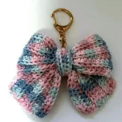 ハンドメイド かぎ針編み リボン チャーム ピンク ブルー