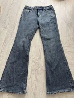 ダークブルーブーツカットフレアデニム　GU