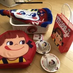 タグ付き・美品】不二家 ペコちゃん 折りたたみ座椅子 非売品 レトロ