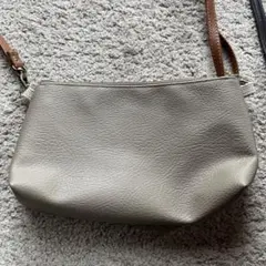 グレージュ　サコッシュ新品